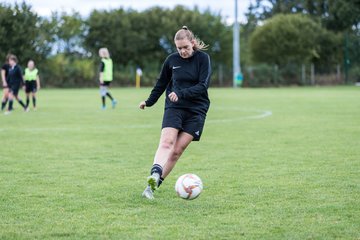 Bild 36 - Frauen SG Holstein Sued - SV Eintracht Luebeck : Ergebnis: 3:0